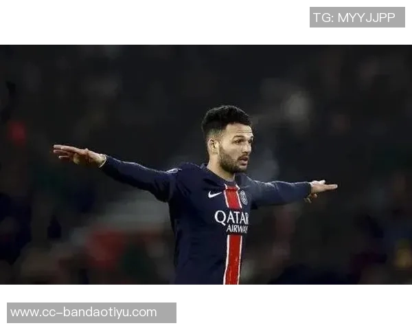 巴黎扳回一球杜埃制造点球贡萨洛拉莫斯稳健罚入扳平比分